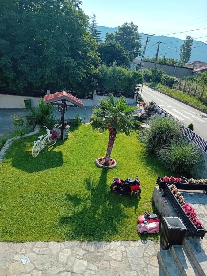 Belov Rooms And Apartments Demir Kapija Esterno foto